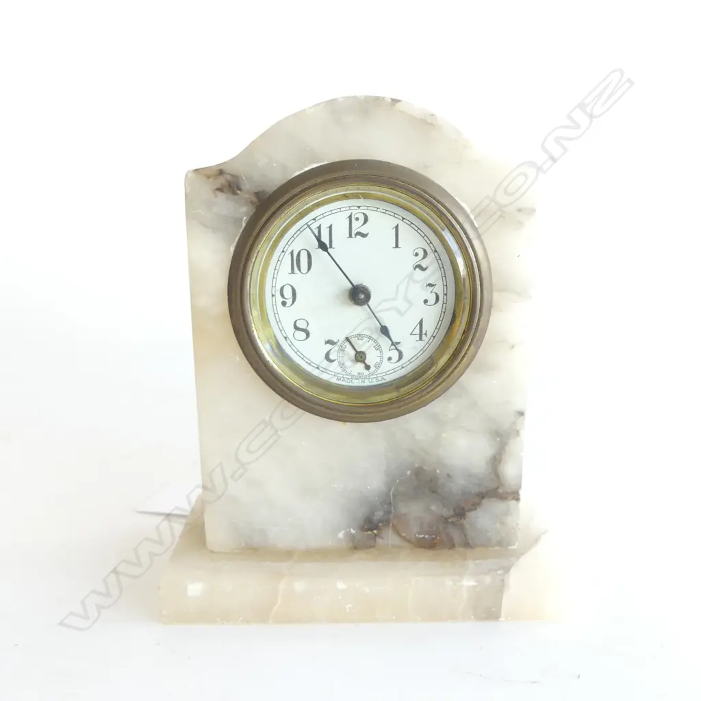 SMALL WHITE ONYX MANTEL OR BEDSIDE CLOCK, TICKING. 100X55X125mm Image 1++