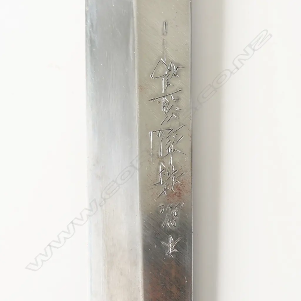 BOXED JAPANESE YANAGIBA CHEF'S KNIFE, HORN FERRULE, L. 270mm (blade), 410mm (overall) Image 1++