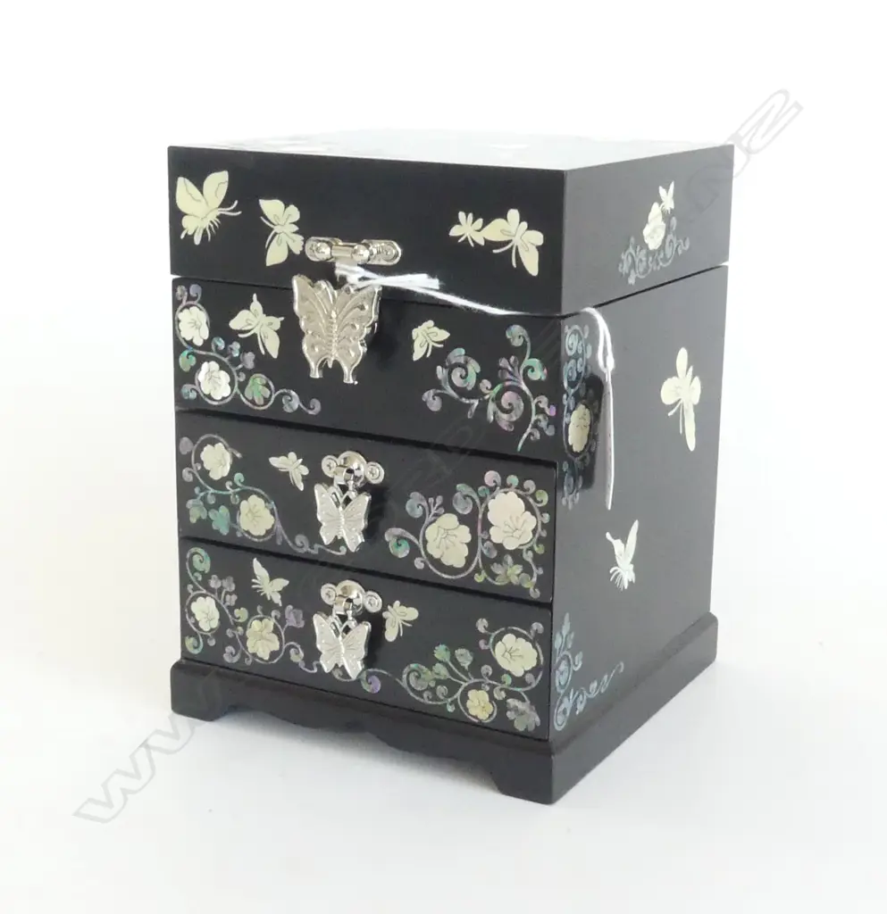 MODERN KOREAN MoP INLAID JEWELLERY BOX H.160mm Image 1++