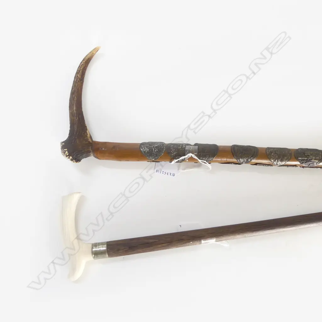 2 VINTAGE WALKING STICKS IVORY & DEER ANTLER HANDLES L890MM Image 1++