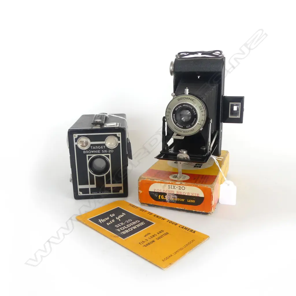 TWO CAMERAS: BOX BROWNIE SIX-20 BLACK & BROWNIE 620 FOLDING CAMERA IN ORIG CONDITION, BOX & INSTRUCTIONS ETC  Image 1++