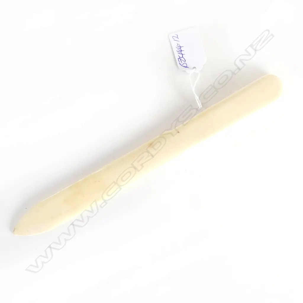 OLD IVORY PLAIN CARVED LETTER OPENER Image 1++