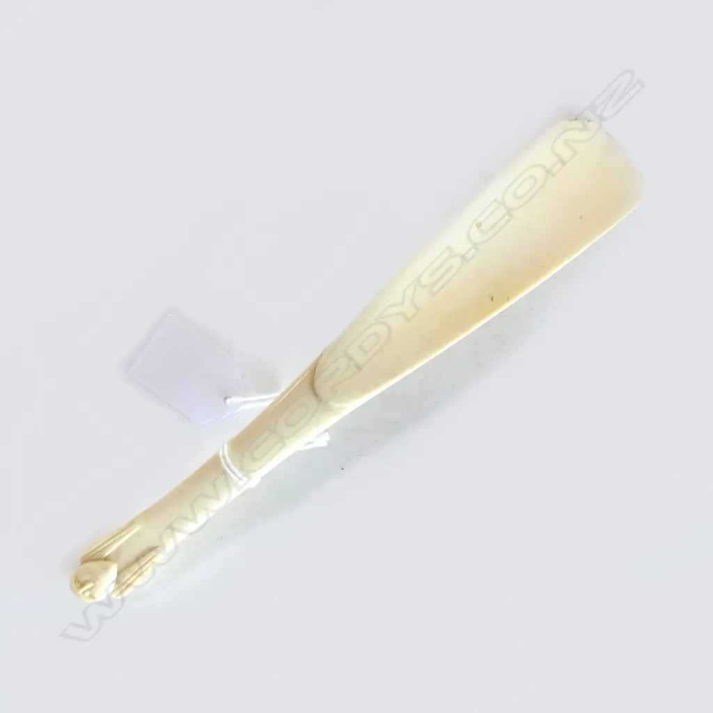 OLD IVORY PLAIN CARVED SHOE HORN Image 1++