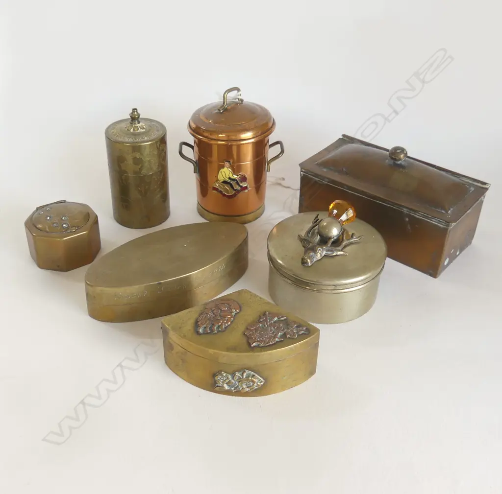 7 SMALL BRASS LIDDED CONTAINERS Image 1++