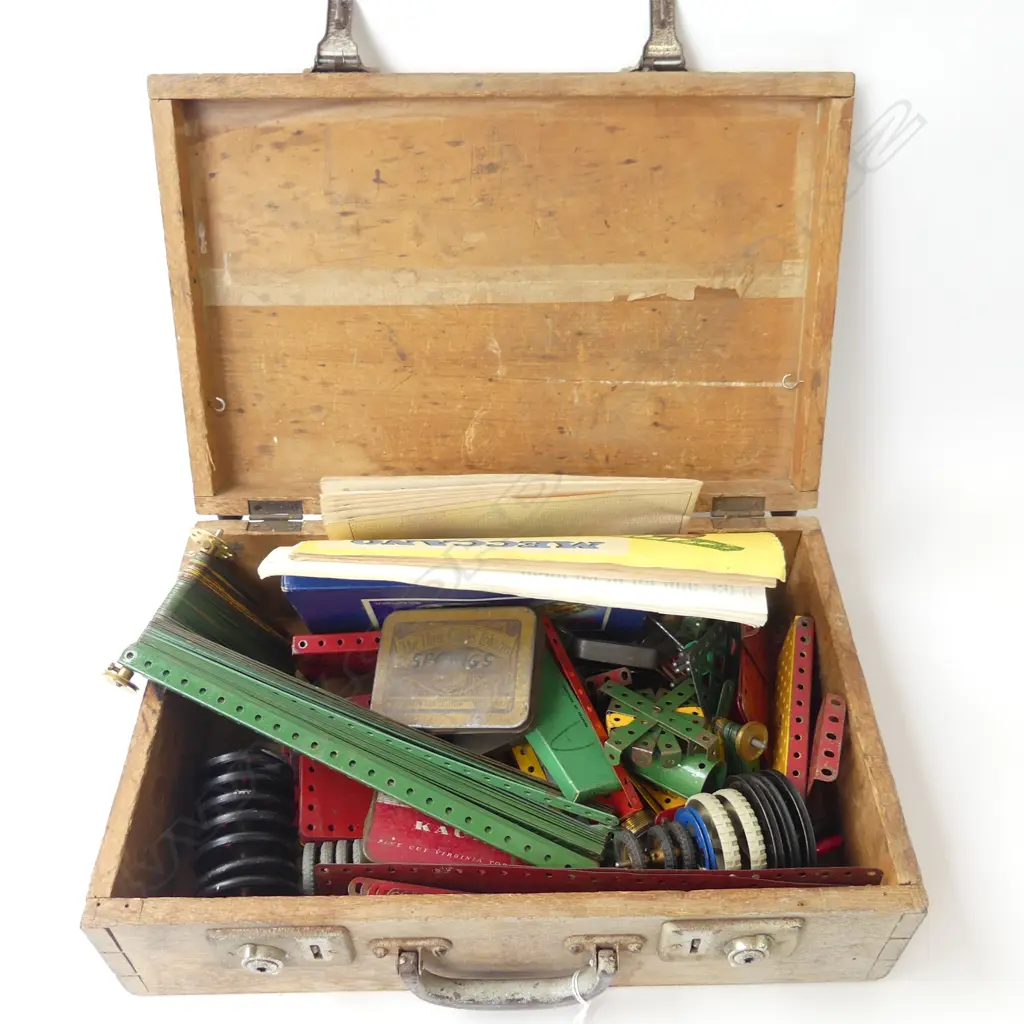 MECCANO IN WOODEN CASE Image 1++