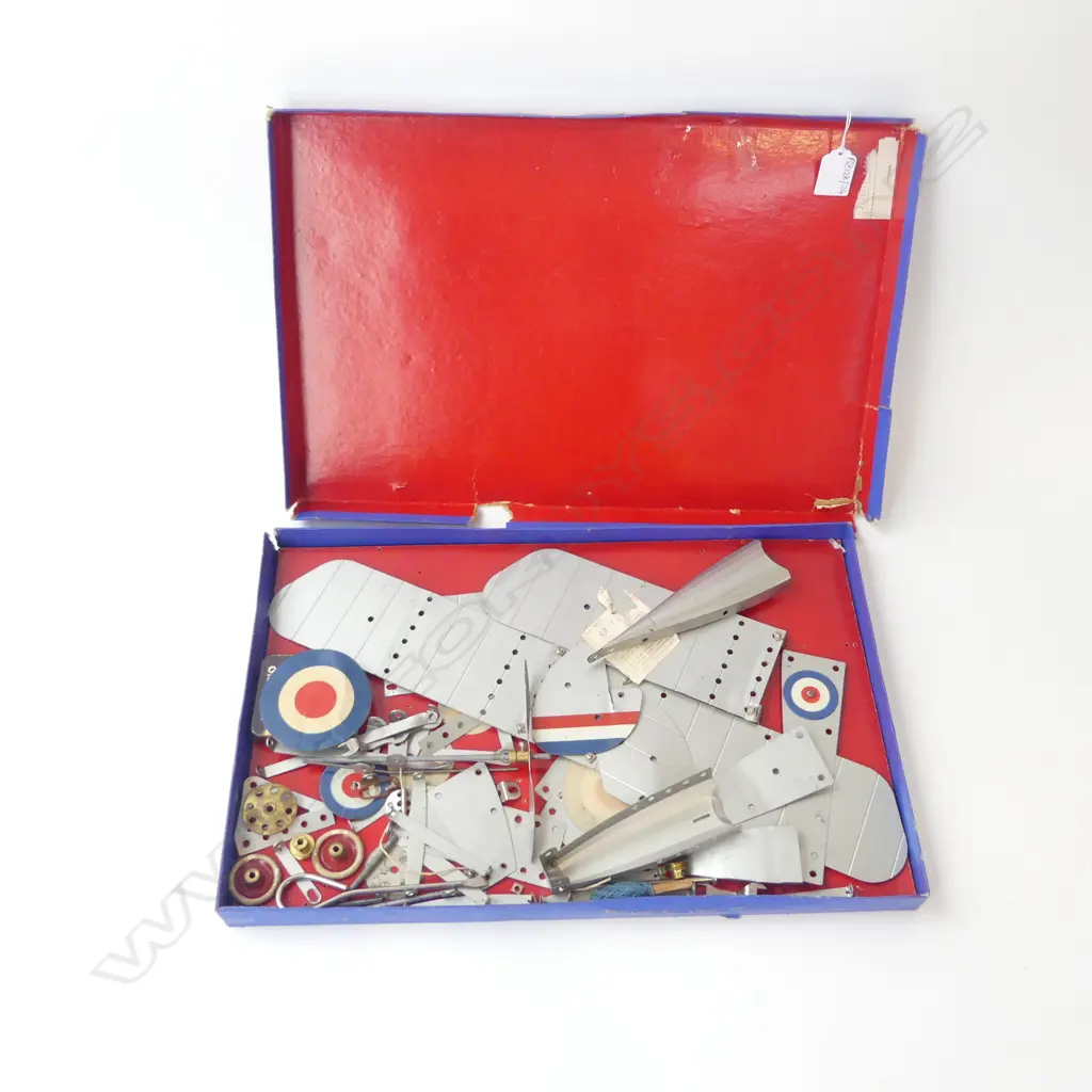 UNUSUAL ORIGINAL BOXED MECCANO 'AEROPLANE CONSTRUCTOR'. 440X285mm Image 1++
