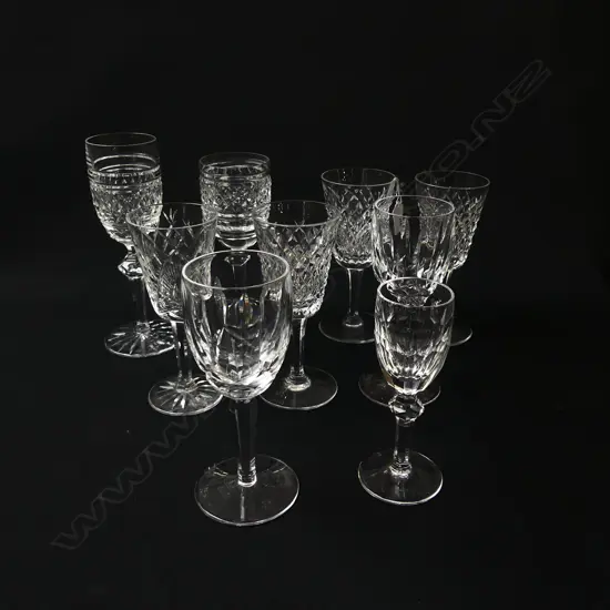 NINE WATERFORD IRISH CUT CRYSTAL GLASSES IN VARIOUS PATTERNS H.105MM – 160MM