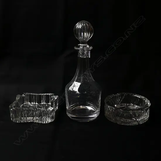 DECANTER H.300mm + 2 CRYSTAL ASHTRAYS 150mm dia