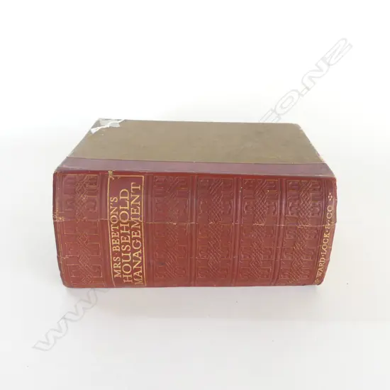 VINTAGE 1927 MRS BEETONS HOUSEHOLD MANAGEMENT BOOK