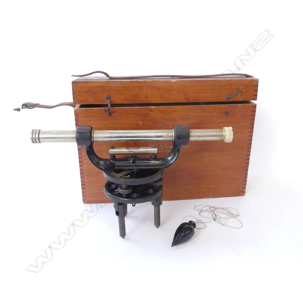VINTAGE LEVELING INSTRUMENT, CASED (BORER) Image 1++