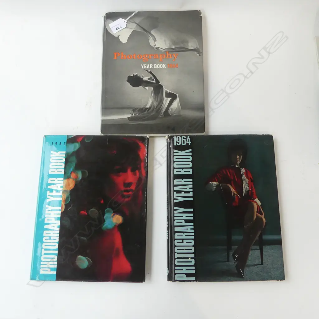 THREE PHOTOGRAPHY YEAR BOOKS 1954, 1963, 1964 FEATURING PHOTOGRAPHERS BLACK & WHITE PHOTOS PUBLISHED IN UK Image 1++