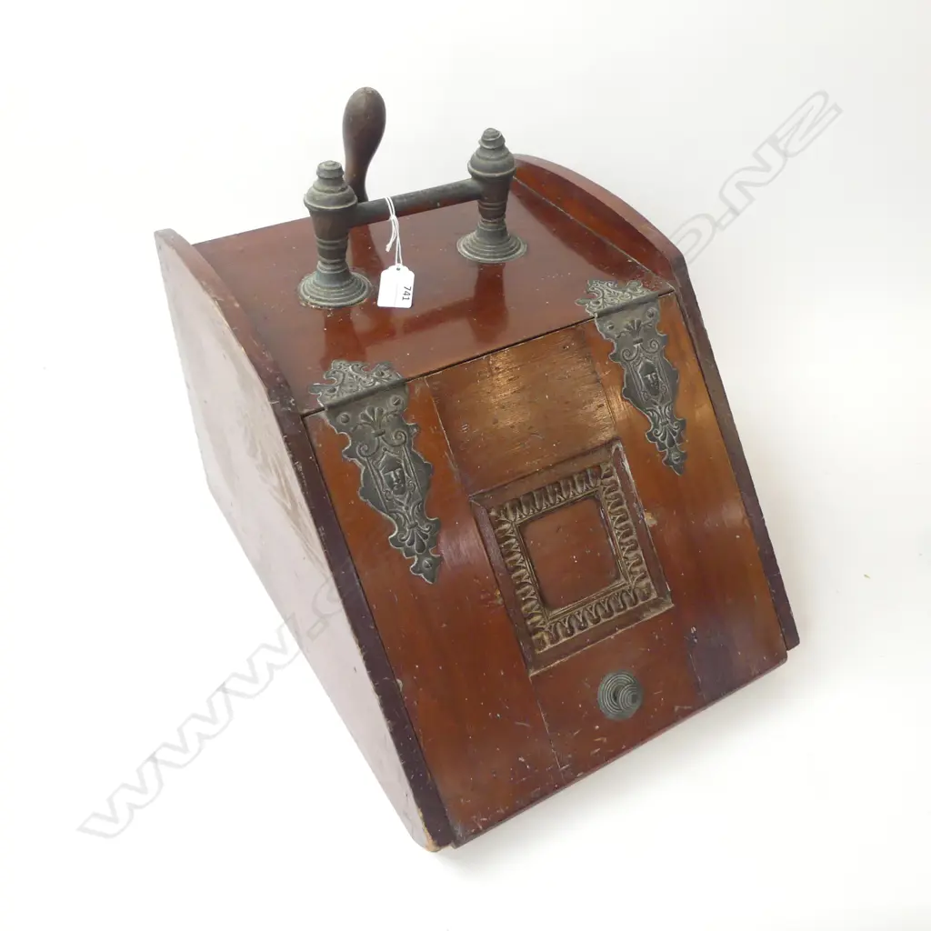 VICTORIAN WOODEN COAL SKUTTLE Image 1++