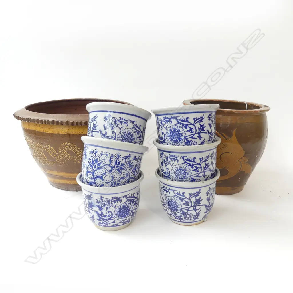 2 DRAGON POTS 350mm dia + 6 B/W PLANT POTS H.105mm FAULTS Image 1++