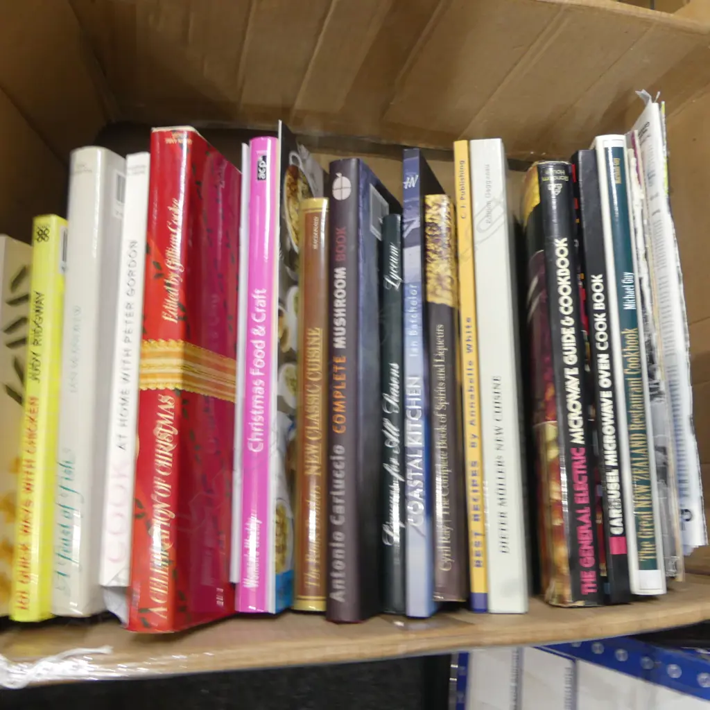 BOX LOT  LARGE COLLECTION COOKERY REF BOOKS Image 1++