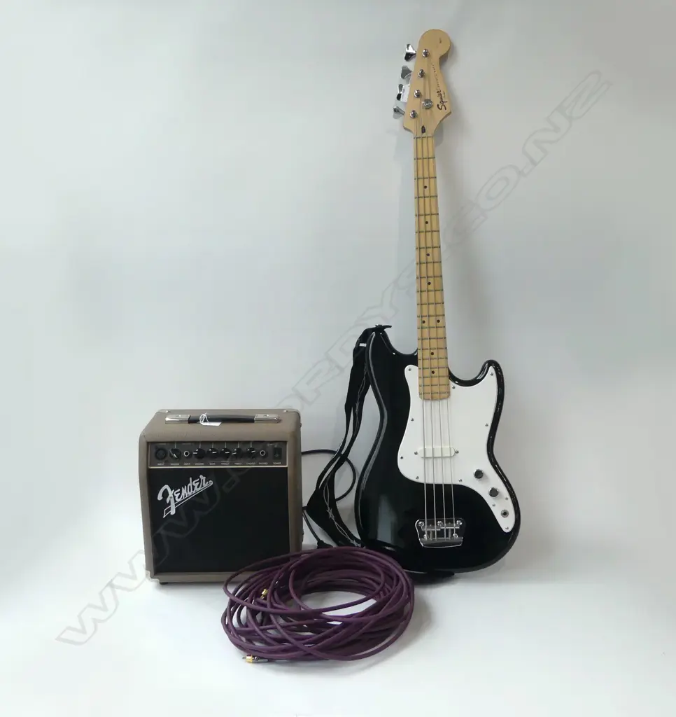 FENDER 'SQUIRE' BRONCO BASS GUITAR L.1100mm + AMP & CORD Image 1++