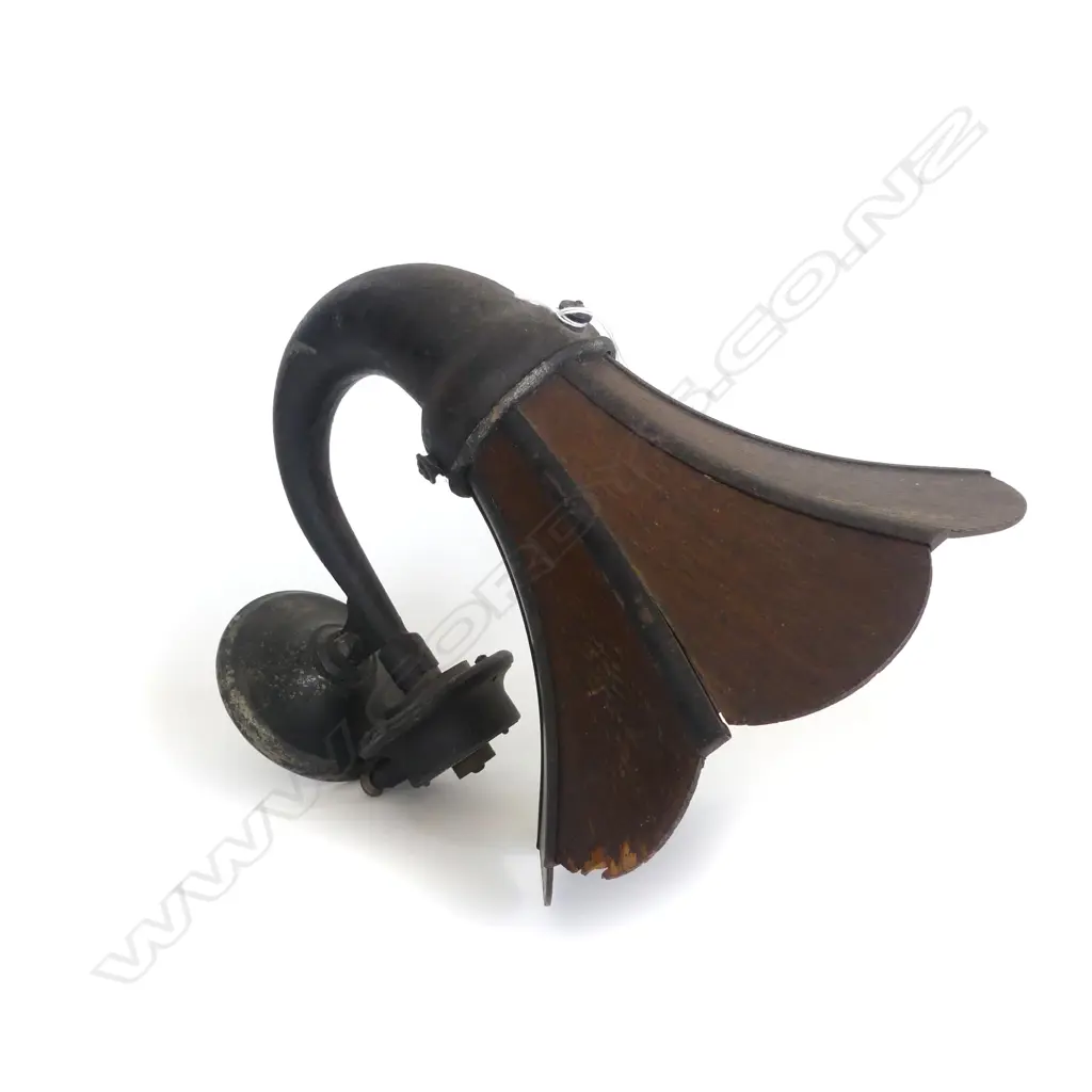 OLD LARGE ' AMLION' BRAND WOODEN GRAMAPHONE WITH REPRODUCER. 250X270X360mm Image 1++