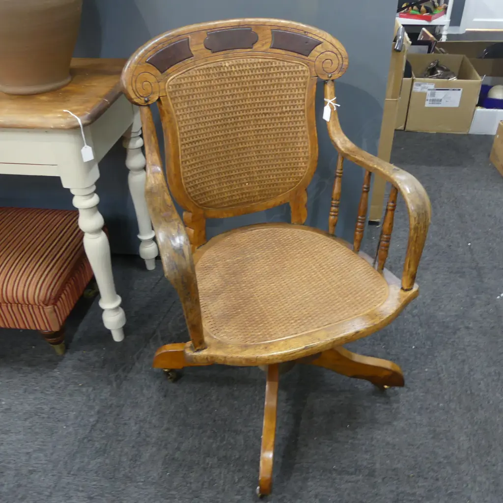 EARLY 20thC OAK DOUGLAS CHAIR Image 1++
