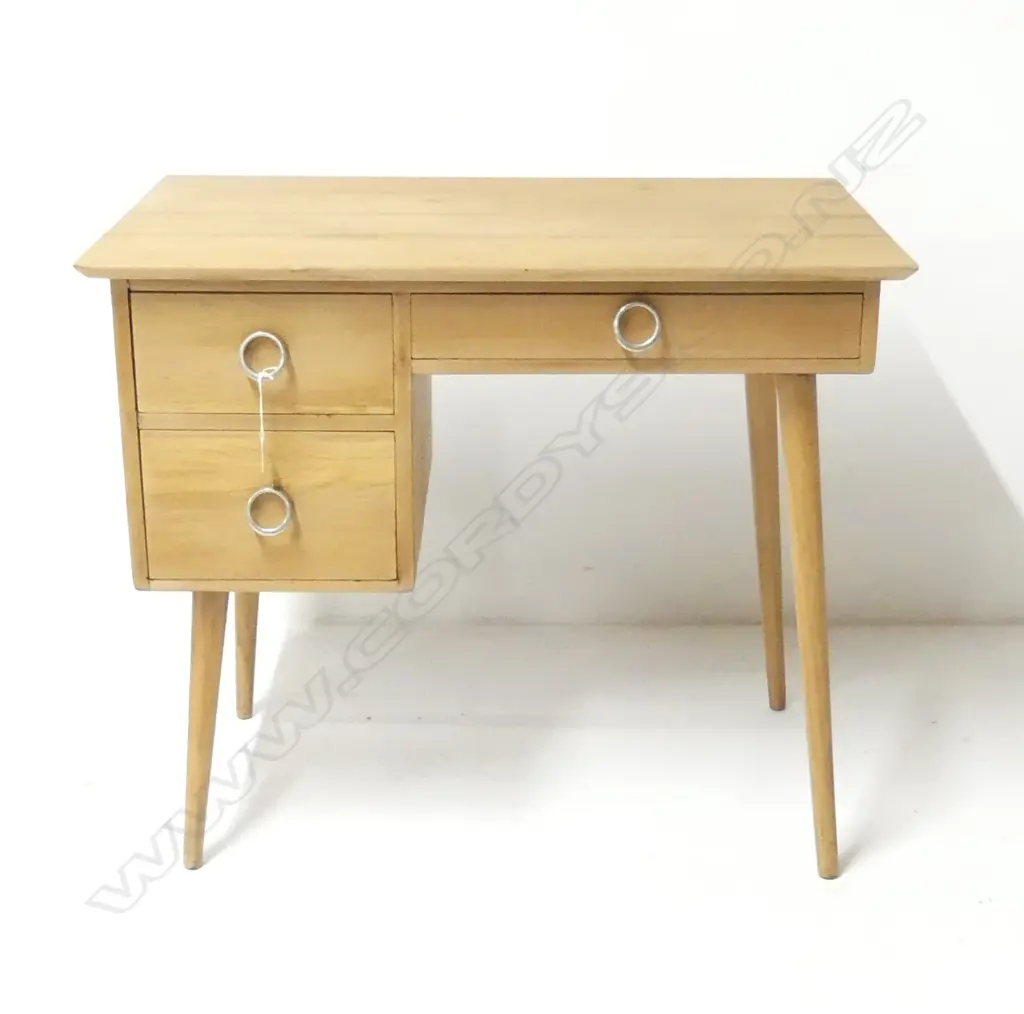 RETRO DESK - PALE FINISH 880x535x750mm Image 1++