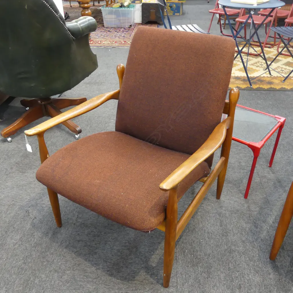 RETRO / MID CENTURY ARMCHAIR Image 1++