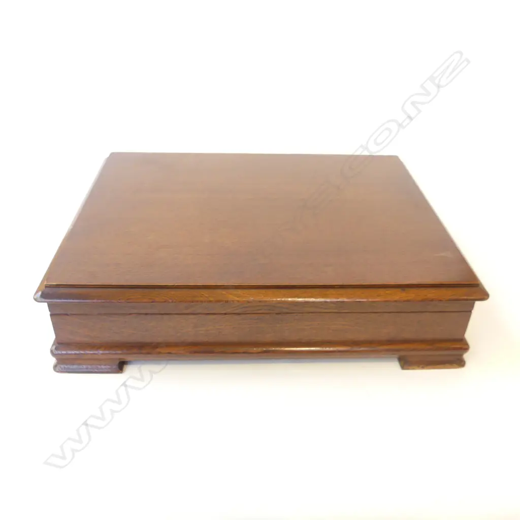 VINTAGE OAK BOX RED INTERIOR L.39CM W.29CM H.10CM Image 1++