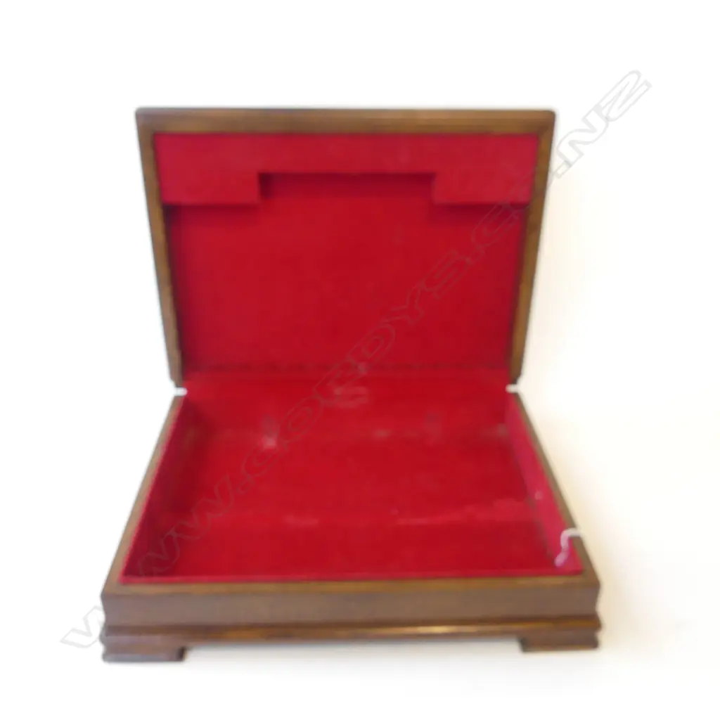 VINTAGE OAK BOX RED INTERIOR L.39CM W.29CM H.10CM Image 1++