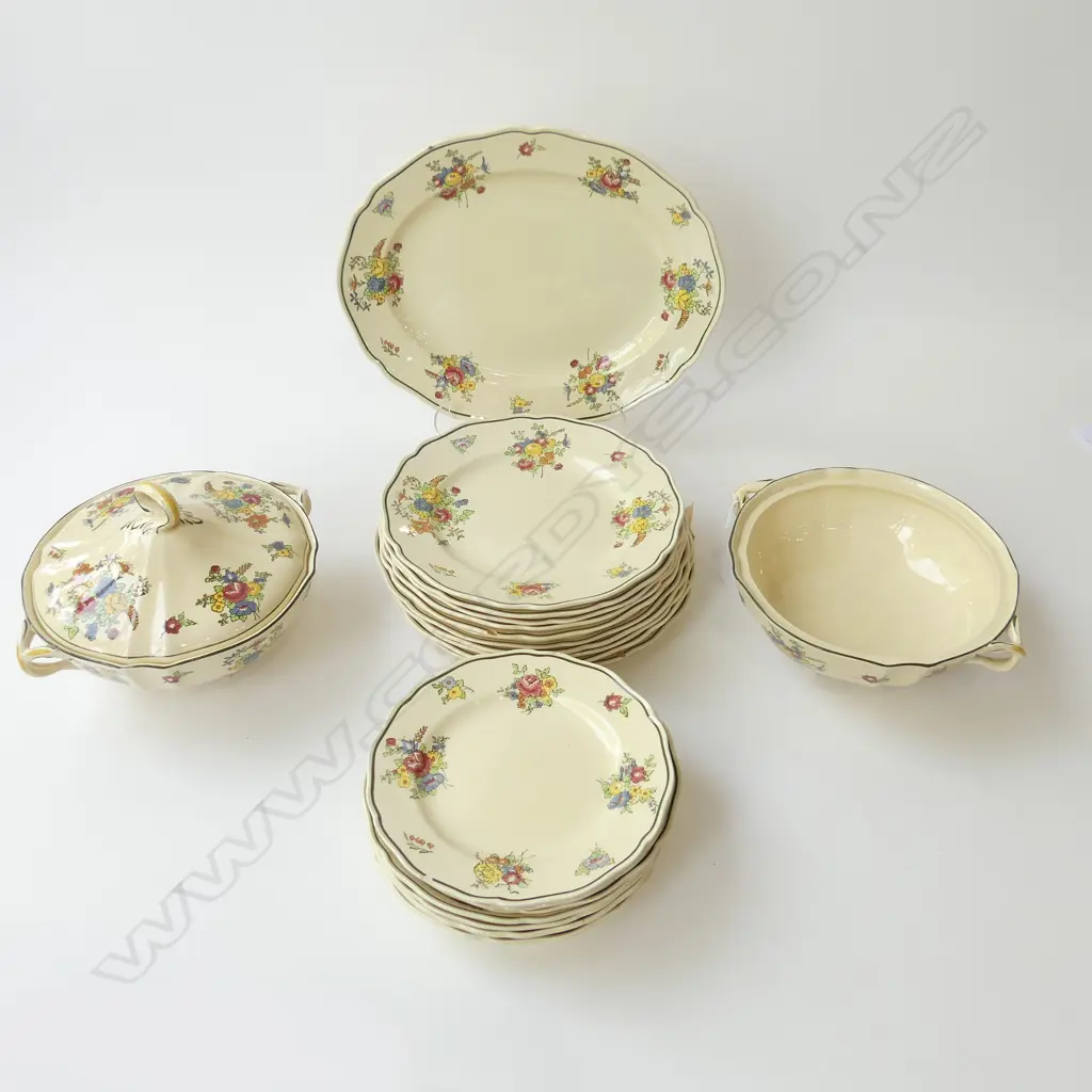 PART RD DINNER SERVICE DAVENTRY PAT Image 1++