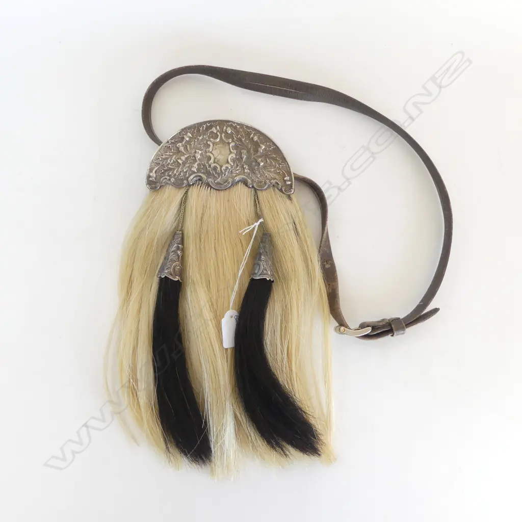GENUINE OLD SCOTTISH SPORRAN WITH LEATHER POUCH AT THE BACK HORSE HAIR ETC. L.340mm Image 1++