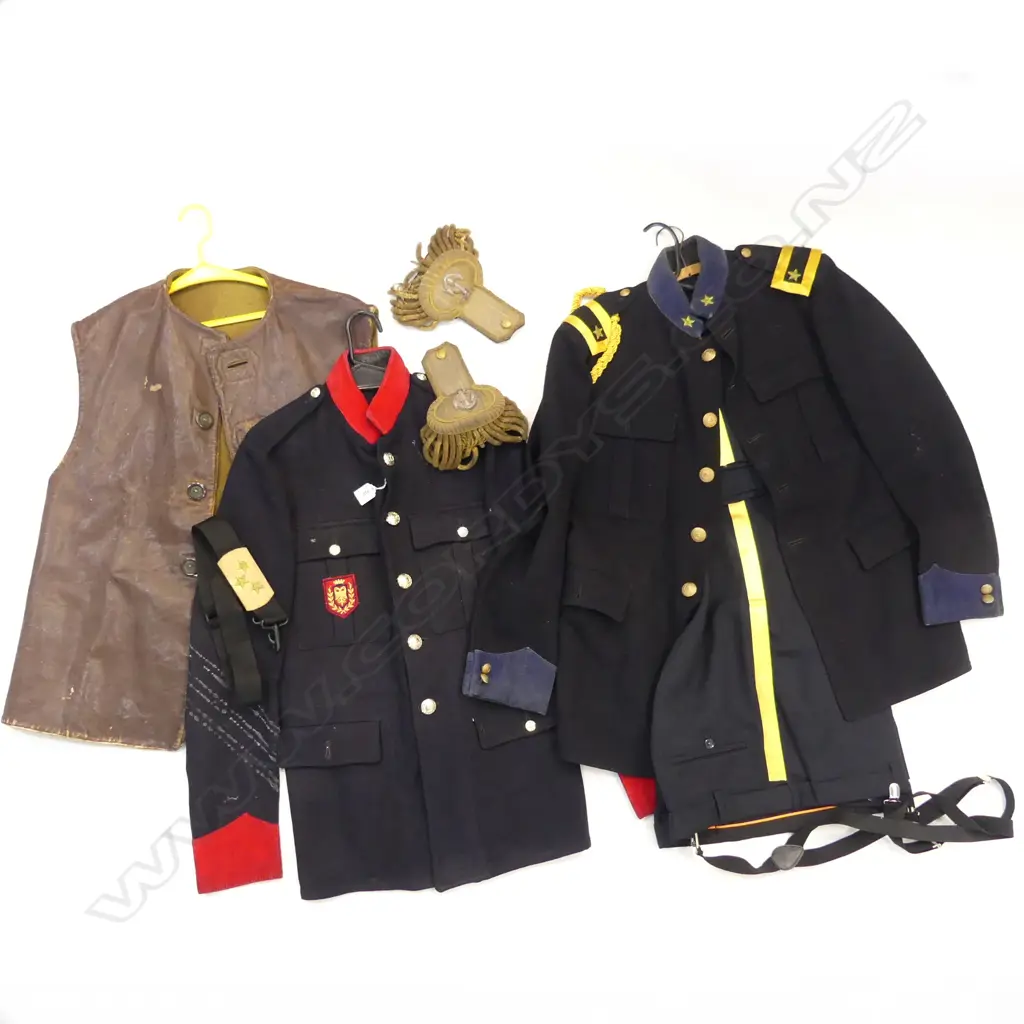 2 ROYAL MARINES NAVY WOOL JACKETS + LEATHER VEST (WWII BOMBER?) + PR EPAULETTES Image 1++
