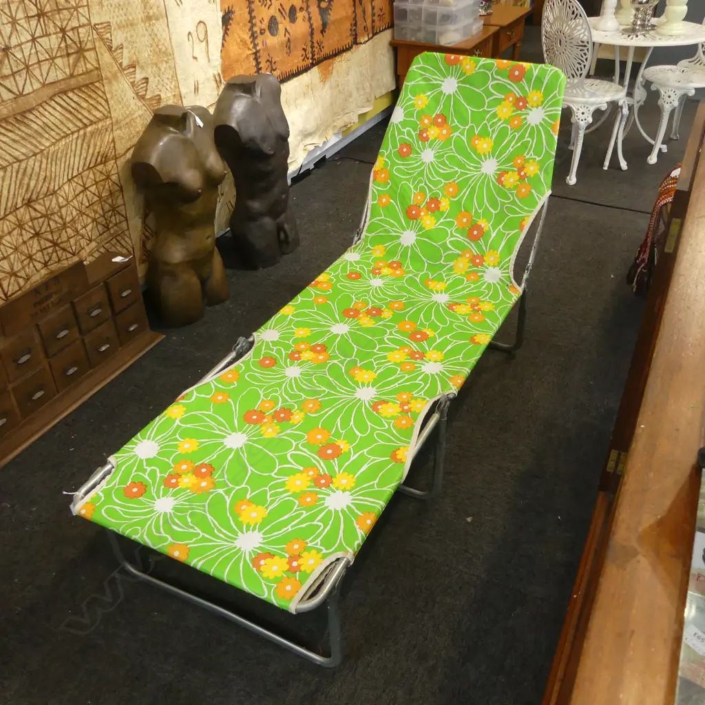 RETRO SUN LOUNGER - GREEN FLORAL FABRIC Image 1++