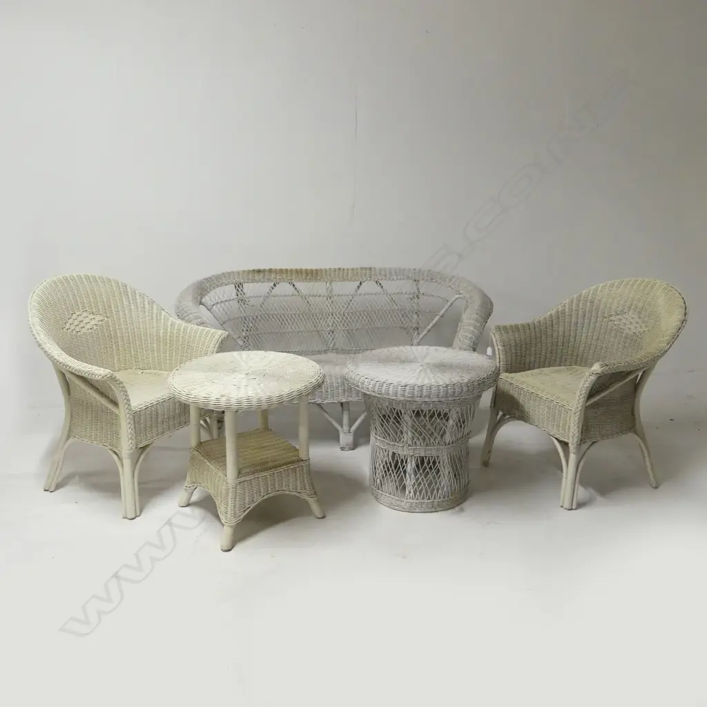 5 PCE WHITE PAINTED CANE PATIO SET; LOVESEAT, PR CHAIRS, 2 SIDE TABLES Image 1++