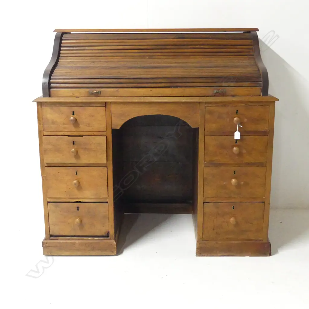 DESK w. TAMBOUR TOP 1125x620x1090mm Image 1++