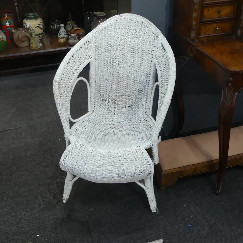 WHITE RATTAN CHAIR Image 1++