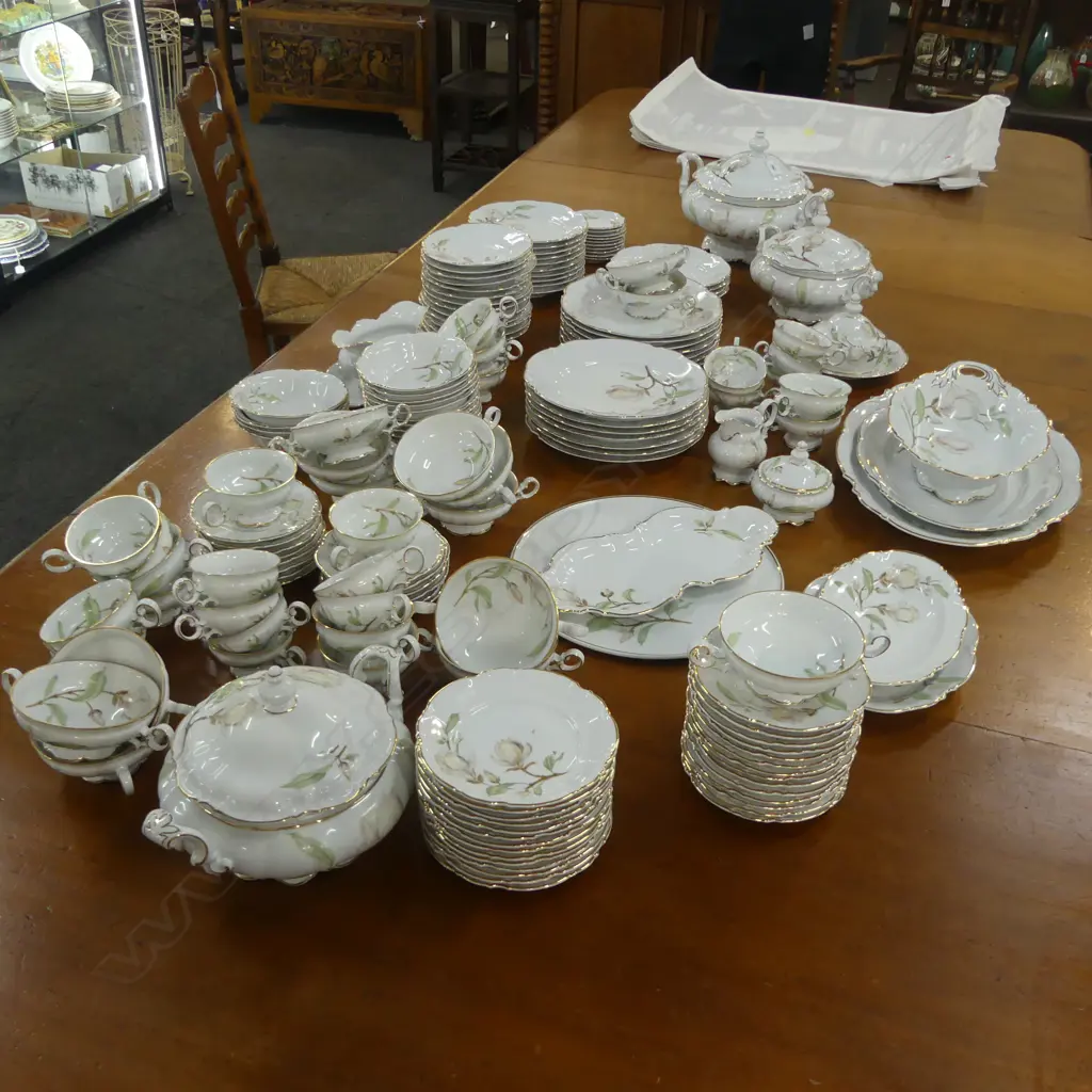 VERY LG HUTSCHENRUETHER 'SYLVIA' 'MAGNOLIA' DINNER SERVICE INCL. 14 DINNER PLATES ETC Image 1++