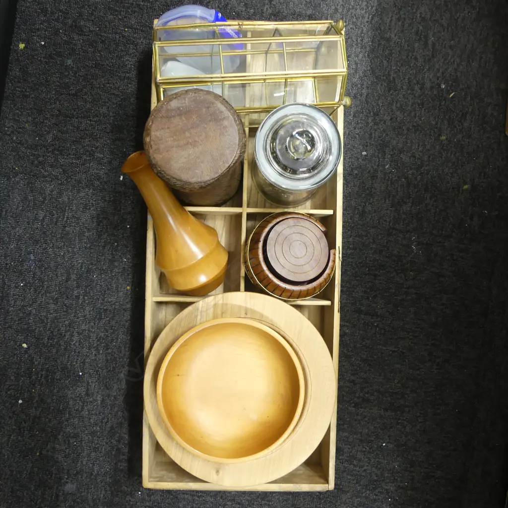 ASST. WOODEN ITEMS; COASTERS, BOWLS, CANDLESTICK H.265mm, TRAY 615x245mm Image 1++
