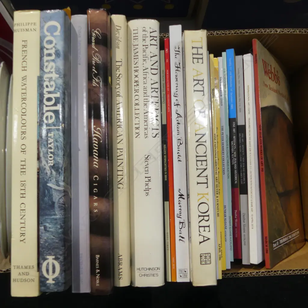 BOX LOT ART CATALOGES & REF BOOKS KOREAN ART 18TH CENT FRENCH ART ETC Image 1++