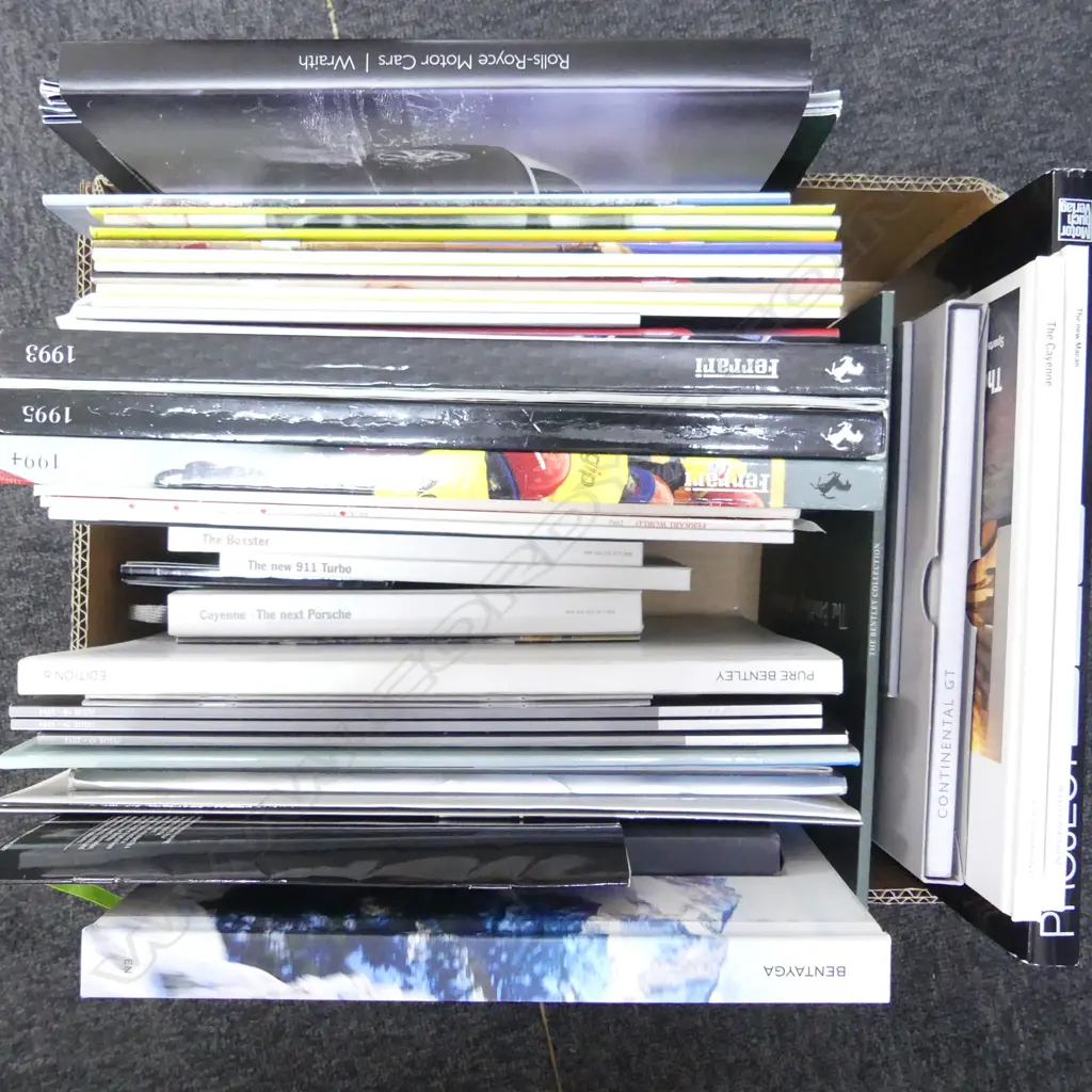 BOX LOT CAR  REF BOOKS ROLLS ROYCE FERRARIE PORCHE ETC Image 1++