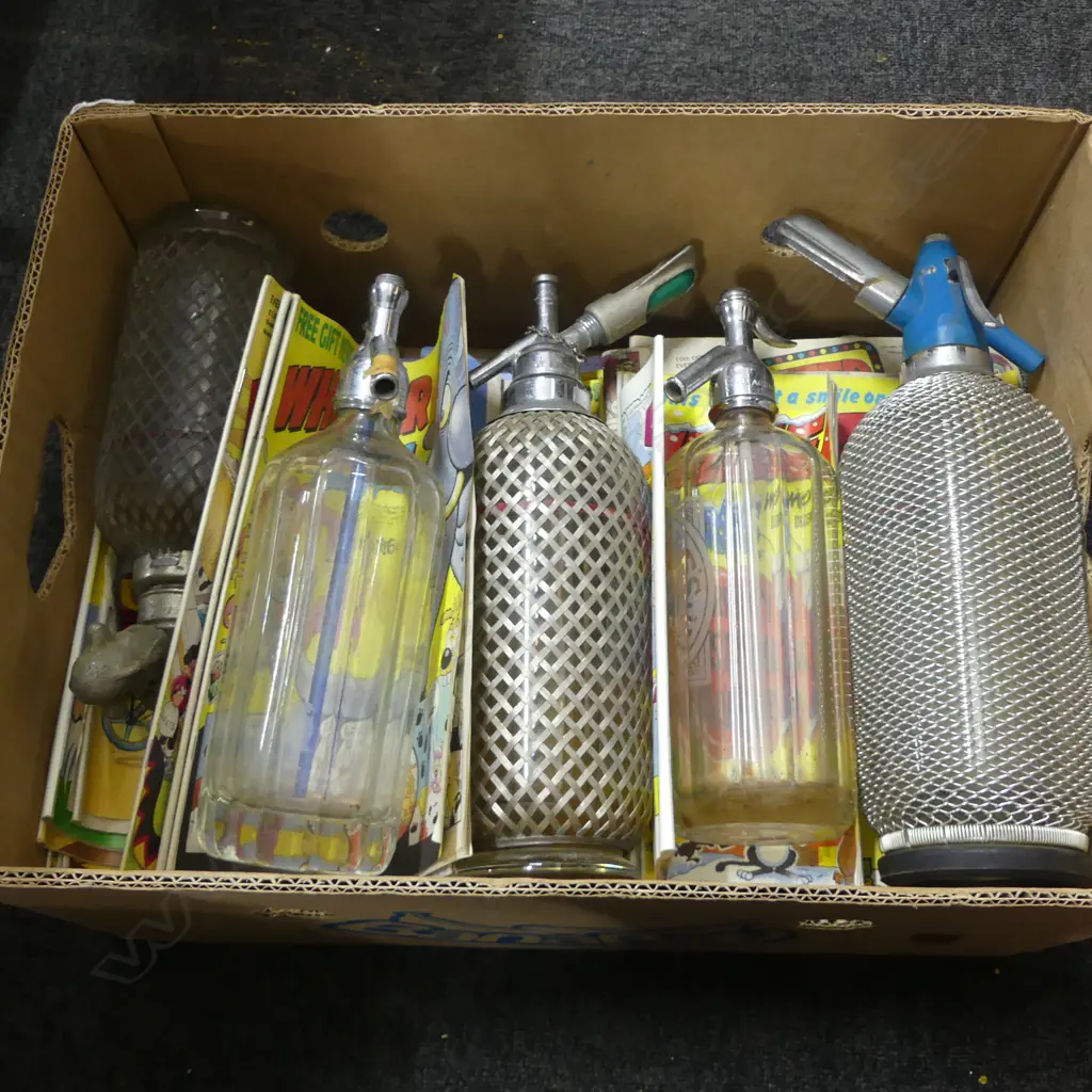 5 VINTAGE SODA SYPHONS H.350mm + WHIZZER & CHIPS COMICS Image 1++