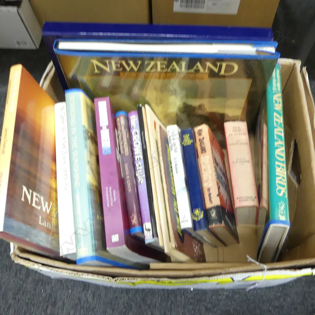 GOOD BOX NZ BOOKS: JONATHAN WHITE. Birds. 'Old NZ'. Motor racing etc Image 1++
