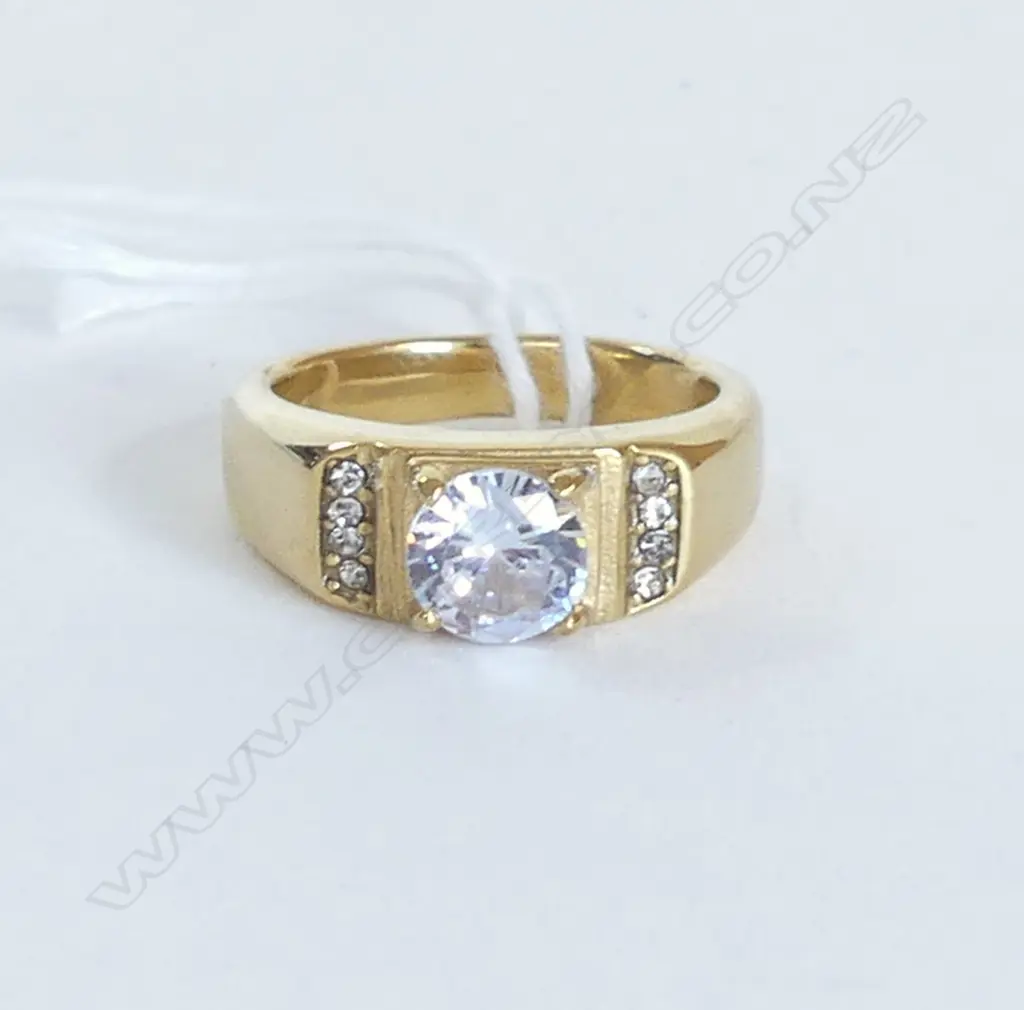 18ct GOLD PLATED WHITE STONE RING  size p Image 1++
