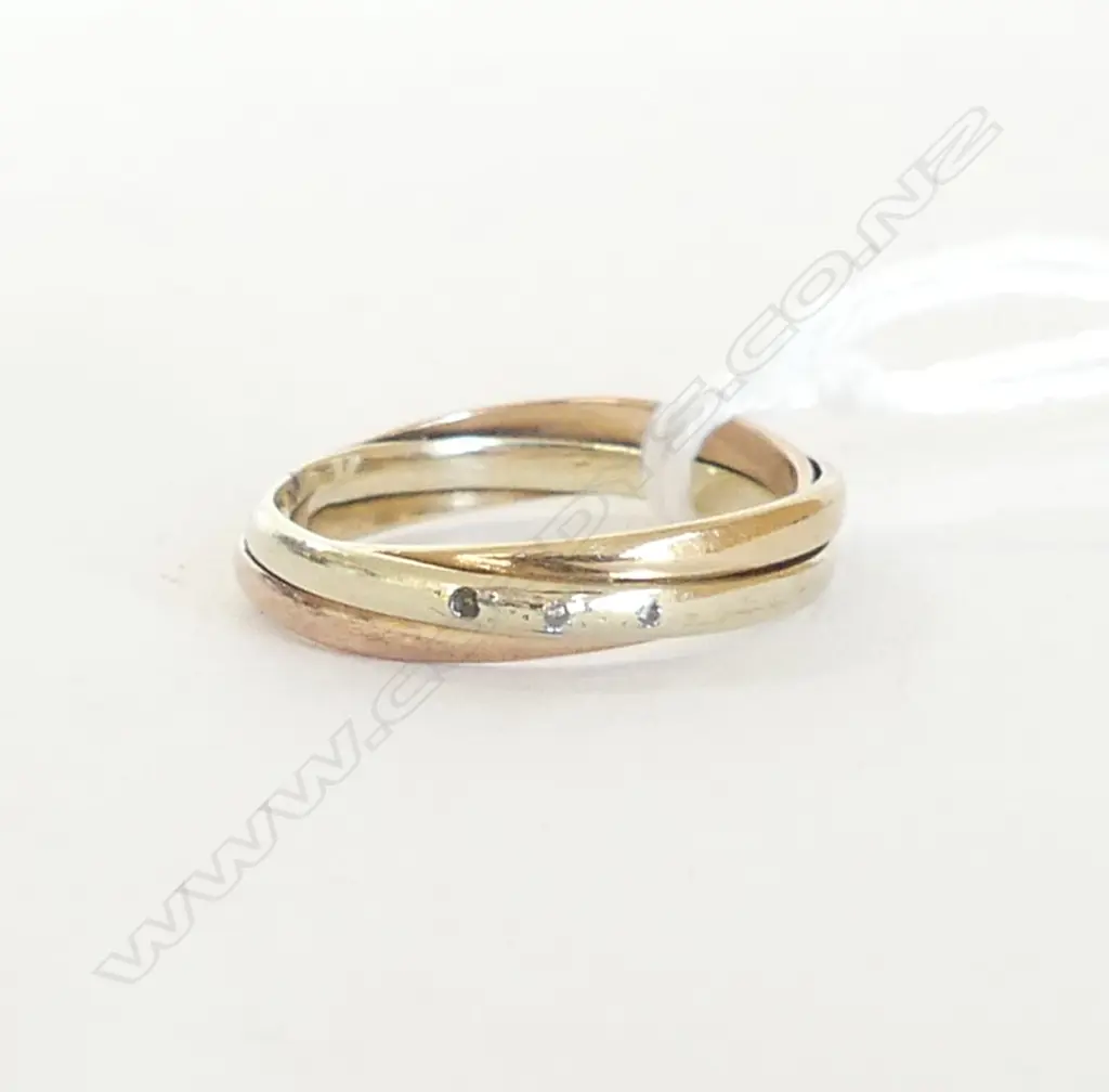9ct TWO TONE GOLD BAND SIZE L 2.5gms Image 1++