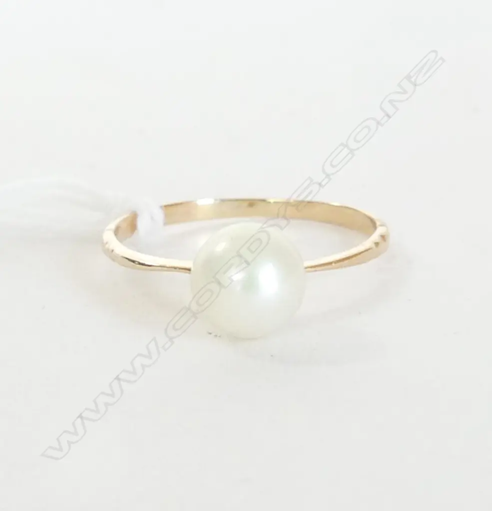 18ct GOLD CULTURED PEARL RING SIZE P 1.6gms Image 1++