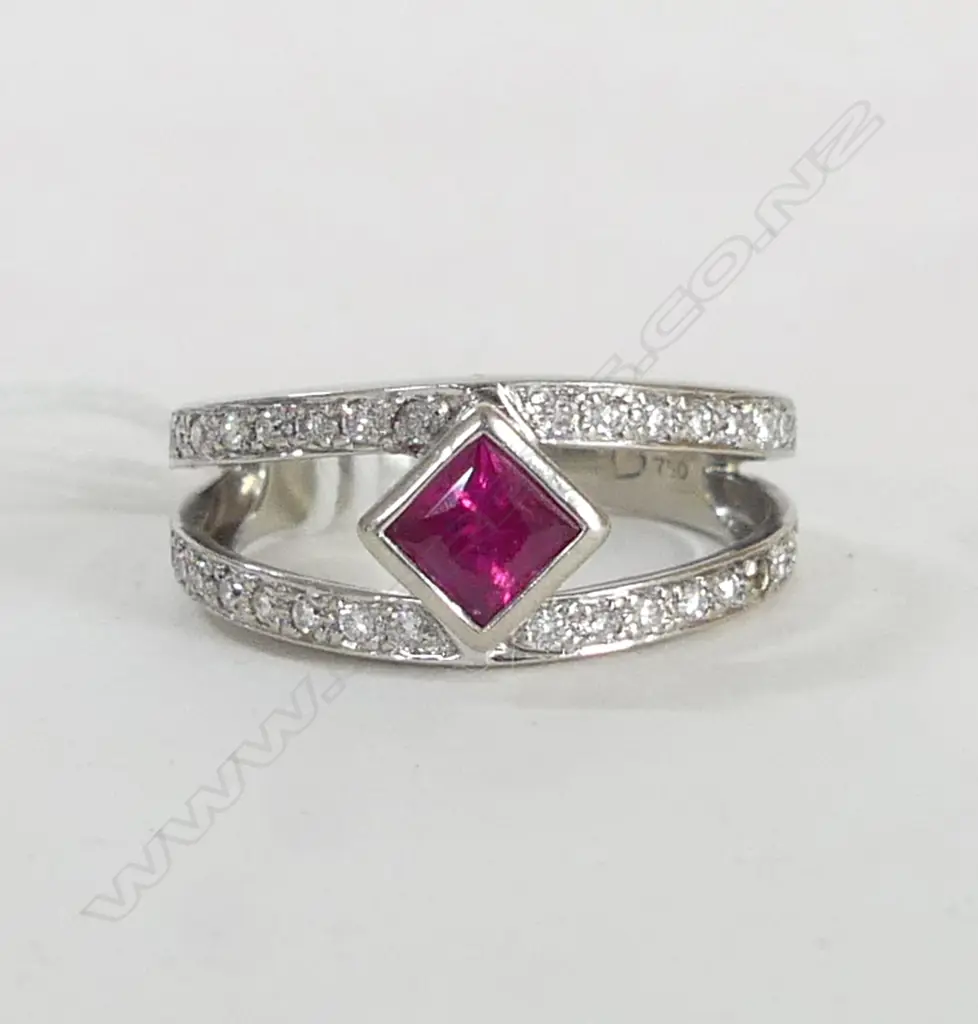 18ct WHITE GOLD RUBY & DIAMOND MODERNIST RING 1 small diamond missing 6.38gms Image 1++