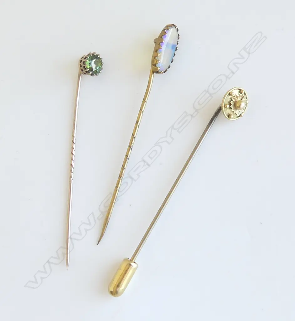 3 9ct STICK PINS: OPAL + PERIDOT ? + OTHER 3.6gms Image 1++