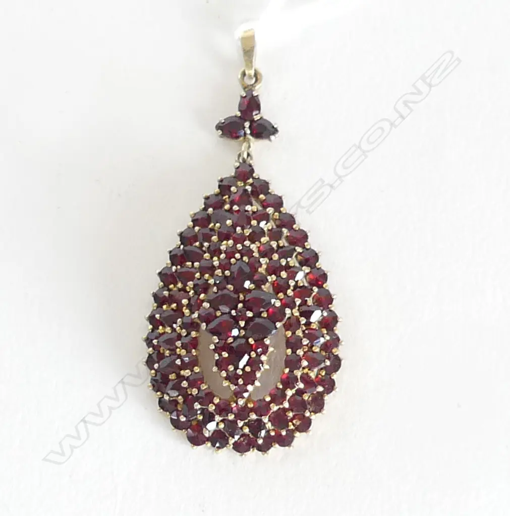 **RTV** SILVER GILT GARNET PENDANT 40x25mm 10gms Image 1++