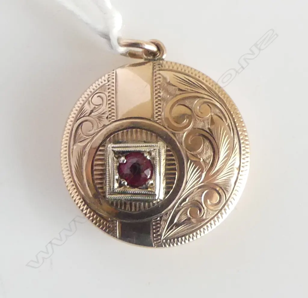 9ct ROSE GOLD & GEM SET LOCKET 3.55gms Image 1++