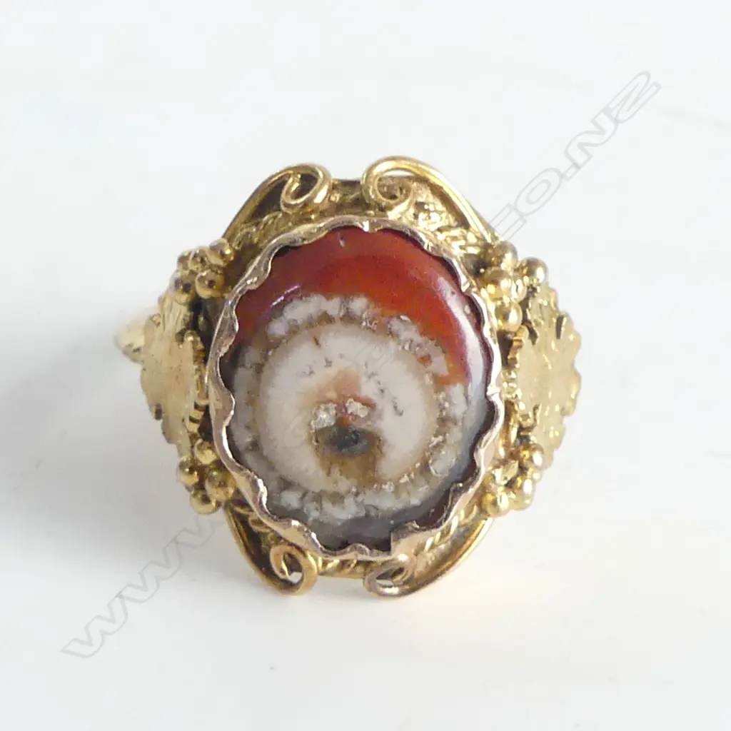 SCRAP 15CT+ & AGATE GOLD RING 6.3gms broken Image 1++