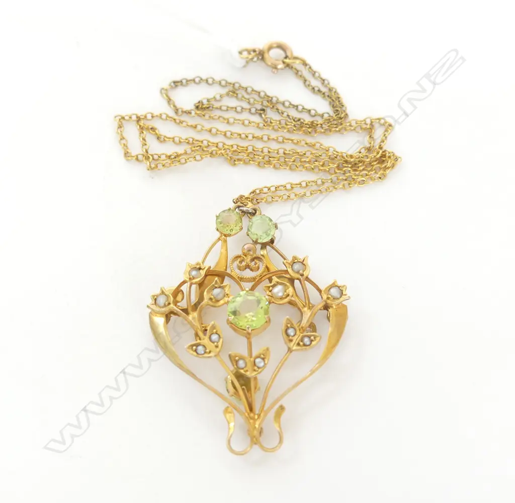 GOLD (NOT MARKED) EDWARDIAN PENDANT NECKLACE 4.4gms Image 1++