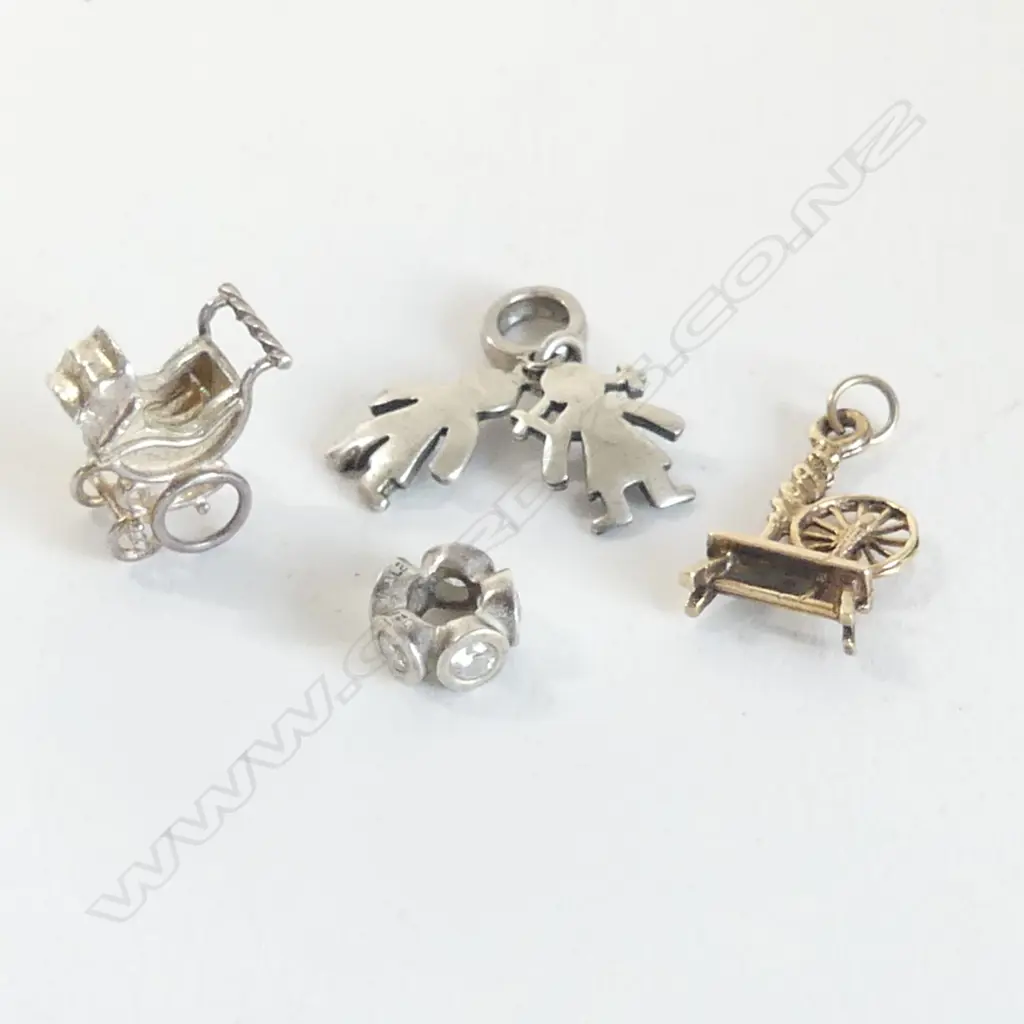 9ct SPINNING WHEEL CHARM 1.44gms + OTHER SILVER CHARMS ETC  Image 1++