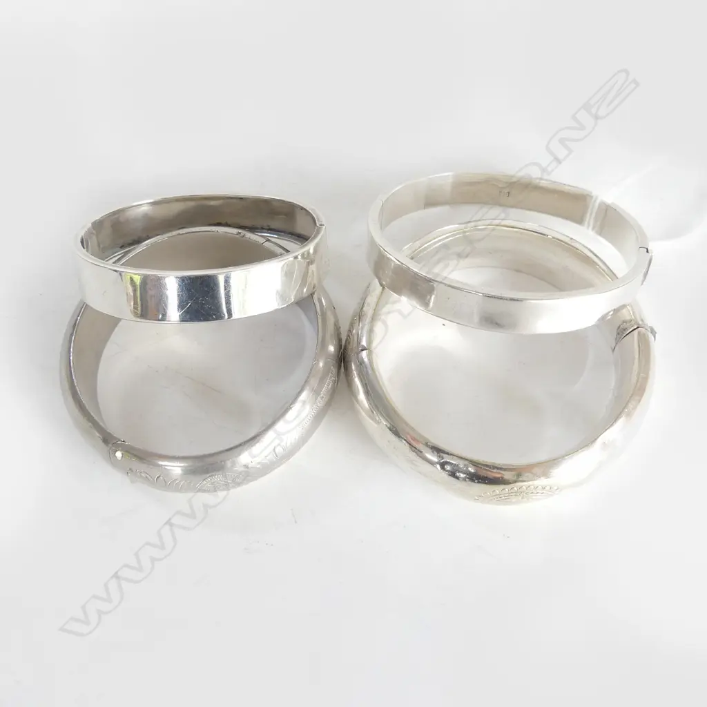 4 SILVER? BANGLES Image 1++