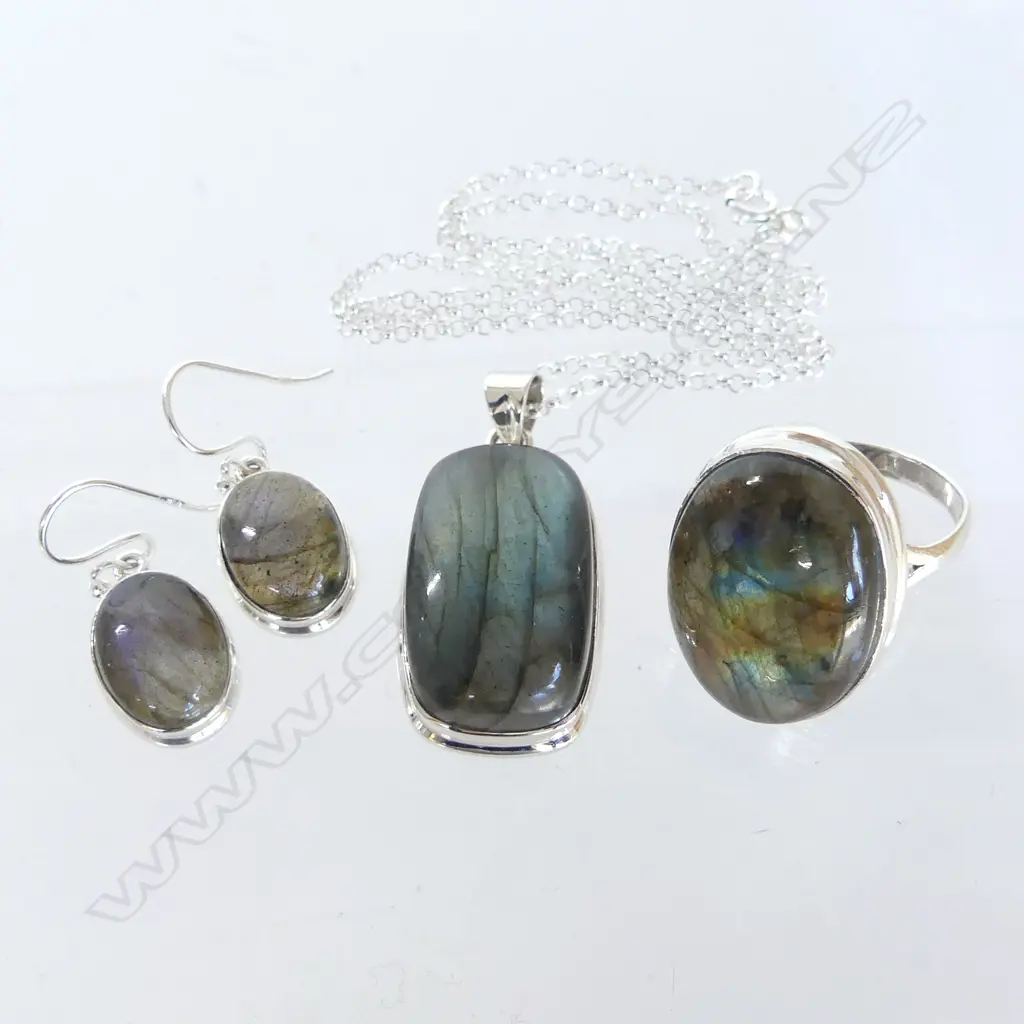 STG & LABRADORITE SUITE: RING, PENDANT, PR EARRINGS Image 1++